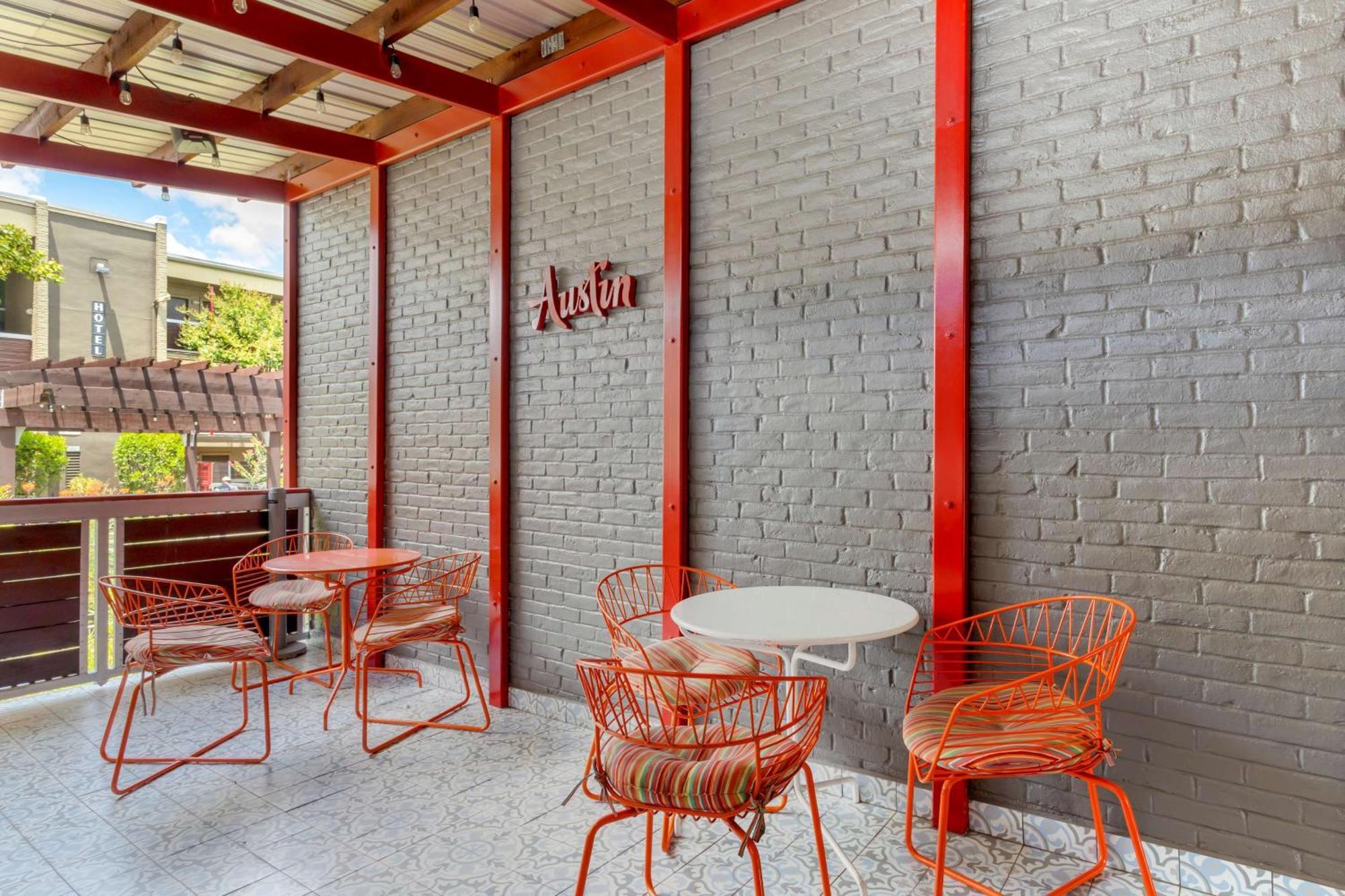Aiden Austin City Hotel Exterior photo